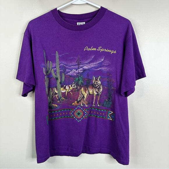 Vintage Palm Springs T-Shirt Size M Purple Coyote Desert Graphic Short Sleeve - Picture 1 of 10